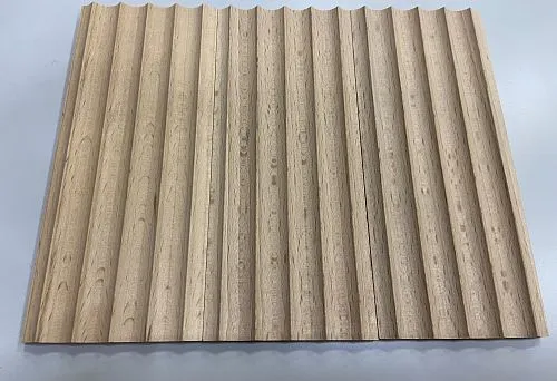 Фотография деревянной вагонки с рельефным профилем, подходящей для отделки внутренних помещений.