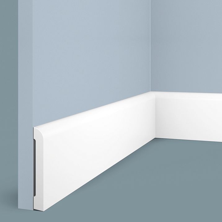 Плинтус напольный BE100 из полистирола HI WOOD максимальной высоты 100 мм и толщины 13,5 мм с гладкой минималистичной поверхностью белого цвета