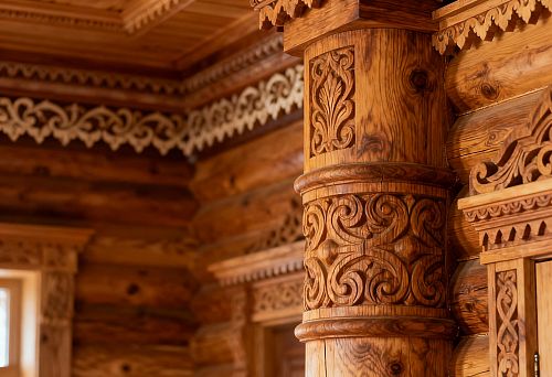 Фасадный декор из дерева с резьбой — колонна и наличники в русском стиле