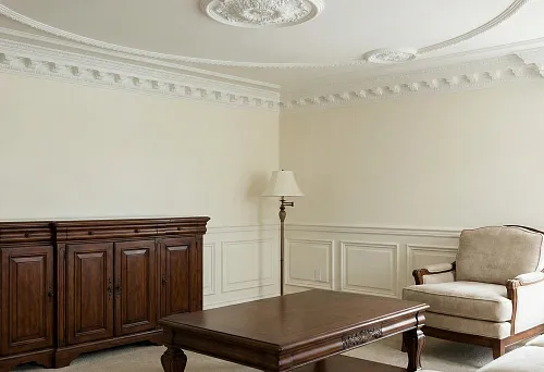 Декоративные элементы из полиуретана и классическая мебель: как дополнить дерево лёгким декором