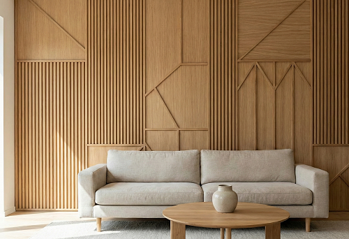 Декор стен деревом: деревянные рейки и молдинги в геометрической раскладке, панельная стена в современной гостиной