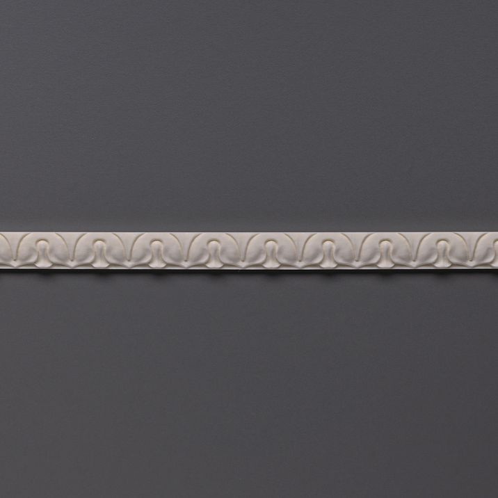 Декоративная лепнина KPU‑004, полиуретановый погонаж для аккуратного обрамления стен и ниш