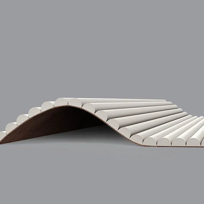 Реечная панель PAN-002 в интерьере спальни, изогнутая стеновая панель бордового цвета у тумбы