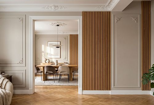 Лепной декор и деревянные рейки вокруг дверных проёмов: как оформить переходы между комнатами