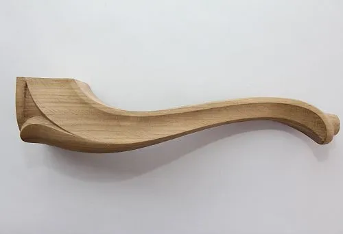 Резная деревянная ножка 250 мм для стильного интерьера.