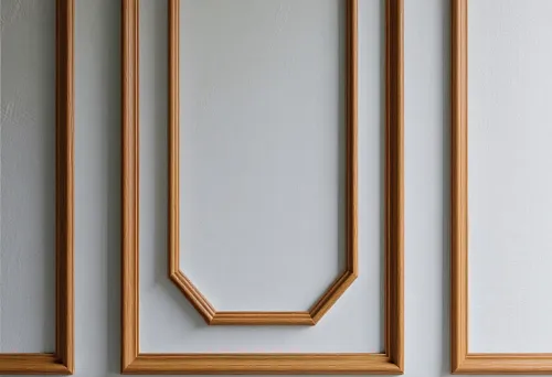 Декоративные деревянные планки двери в интерьере