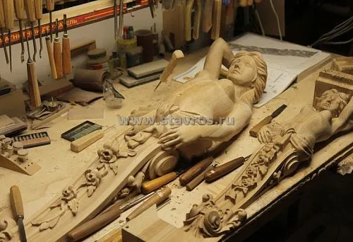 Традиционная скульптурная резьба по дереву