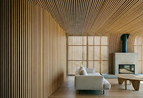 Интерьерная рейка: как тонкие планки переписывают архитектурную грамматику пространства