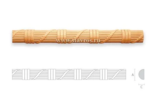 Резная декоративная деревянная балка с орнаментом переплетённых лент