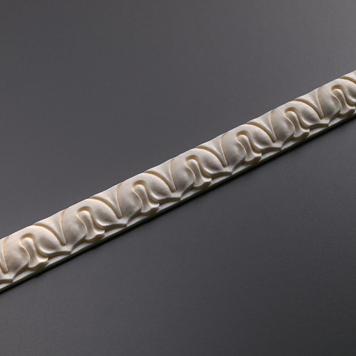 Декоративный погонаж KPU‑071, полиуретановый для аккуратного обрамления стен и ниш фотография