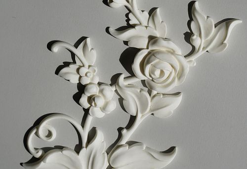 Лепнина из полиуретана в Санкт-Петербурге — веточка с листьями для декора