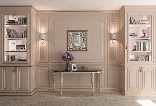Роскошный классический интерьер с встроенными шкафами и изящным деревянным столиком, украшенным букетом цветов.