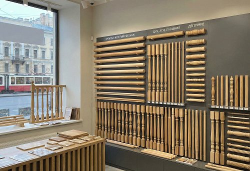 Магазин деревянного круглого погонажа в Санкт-Петербурге с поручнями и декоративными элементами 2026