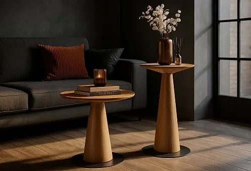 Современный интерьер гостиной с тёмным диваном