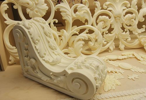 Лепнина из полиуретана с резным орнаментом
