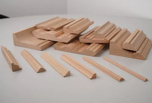 Деревянные рейки 40 мм и декоративные элементы из массива бука с разными профилями для отделки стен и потолков