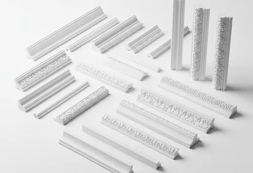 Белые полиуретановые молдинги и карнизы с декоративным орнаментом