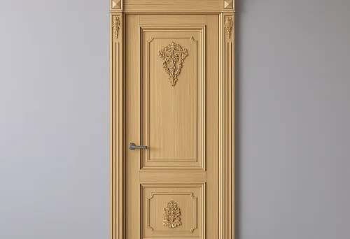 Элегантная деревянная дверь с декоративной резьбой и полуколоннами по бокам
