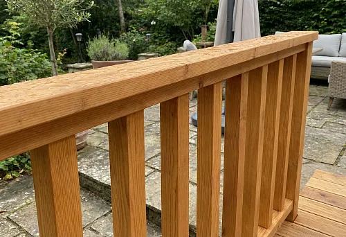 Балясины для террасы из дерева с влагозащитой и UV-покрытием — вид сбоку