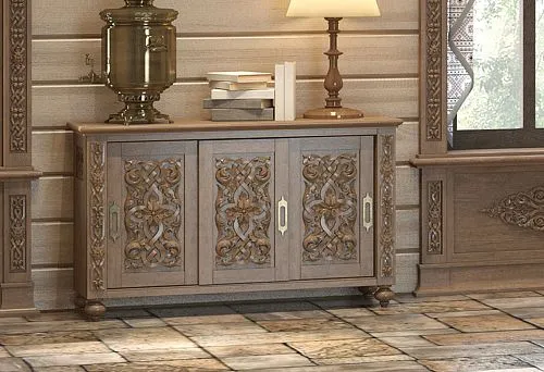 Русский стиль в интерьере с резным деревянным комодом и самоваром