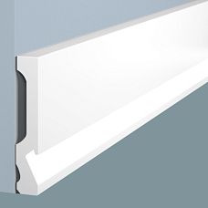 Плинтус напольный LB99 из полистирола HI WOOD высотой 99 мм и толщиной 18 мм  крупным планом