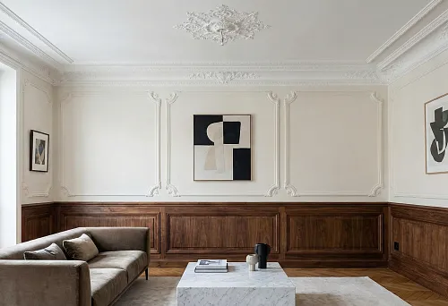 Декор стен деревянными панелями и молдинги из полиуретана: буазери в современной квартире