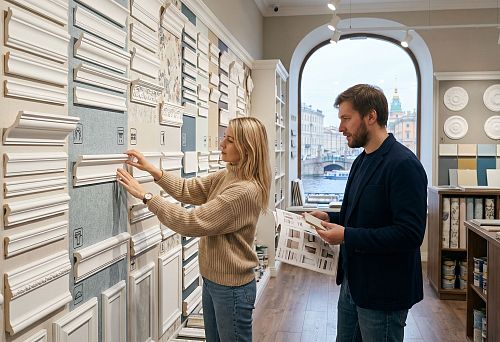 Молдинг для обоев в СПб: как выбрать и купить декоративный профиль для стен и интерьера