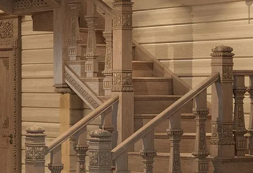 Интерьер квартиры в русском стиле с резной деревянной лестницей и колоннами