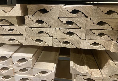 Декоративные интерьерные рейки из натурального дерева для стен и потолков.