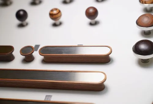 Мудборд с мебельной фурнитурой: сочетание формы и стиля.