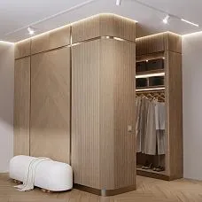 Интерьерная реечная панель PAN‑001 создаёт ритм и фактуру на стенах квартиры