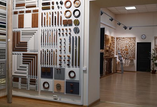 Коллекция декоративных украшений и деталей для мебели в интерьере