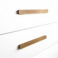 Ручка мебельная деревянная Tetras HL-033 на дверцах ящиков шкафов